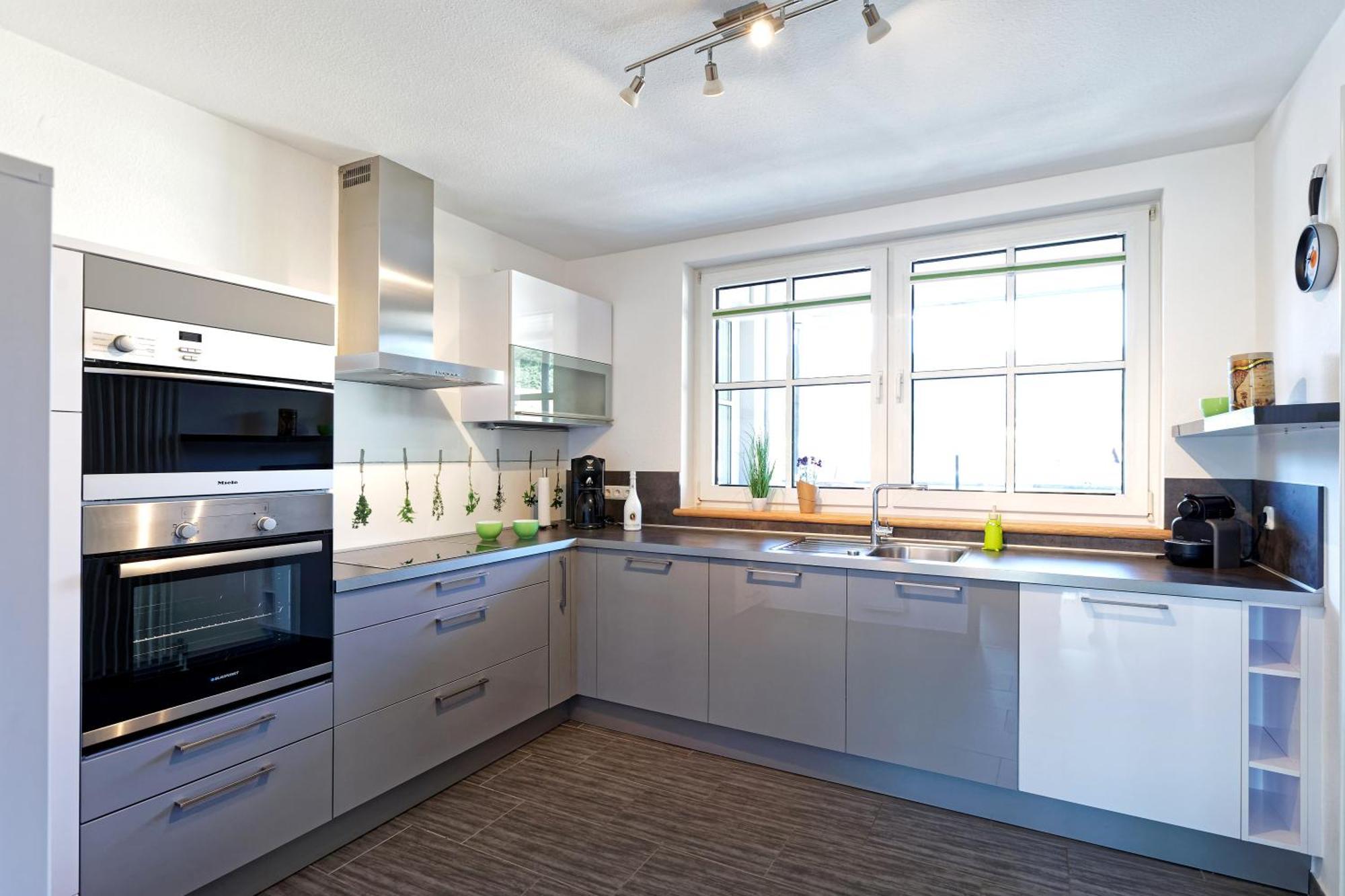Grosszuegiges Helles Penthouse -Komplette Etage- Mit Balkon Und Stellplatz In Ruhiger Lage Kulmbach Exterior foto