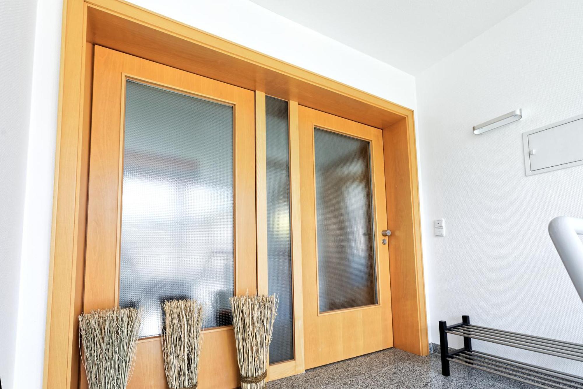 Grosszuegiges Helles Penthouse -Komplette Etage- Mit Balkon Und Stellplatz In Ruhiger Lage Kulmbach Exterior foto